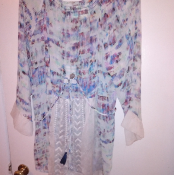 🌼 Colorful Shirt - Picture 2 of 3